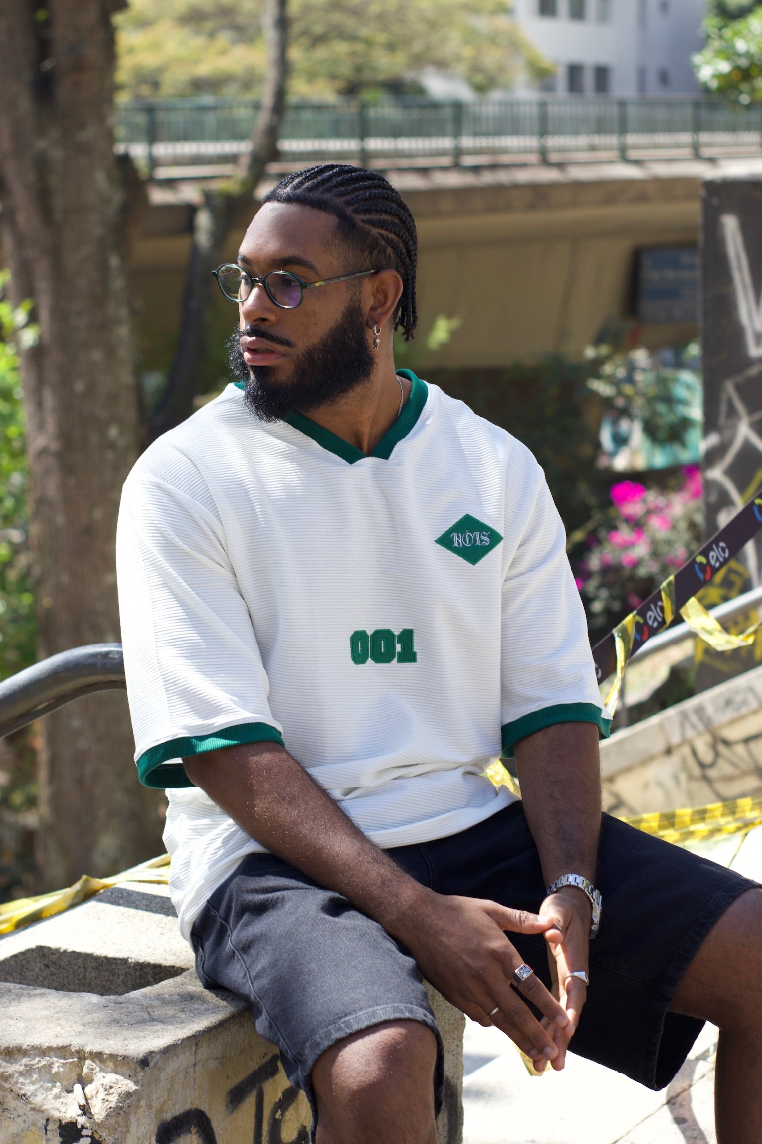 Camiseta Oversized Gola V - Capítulo Um