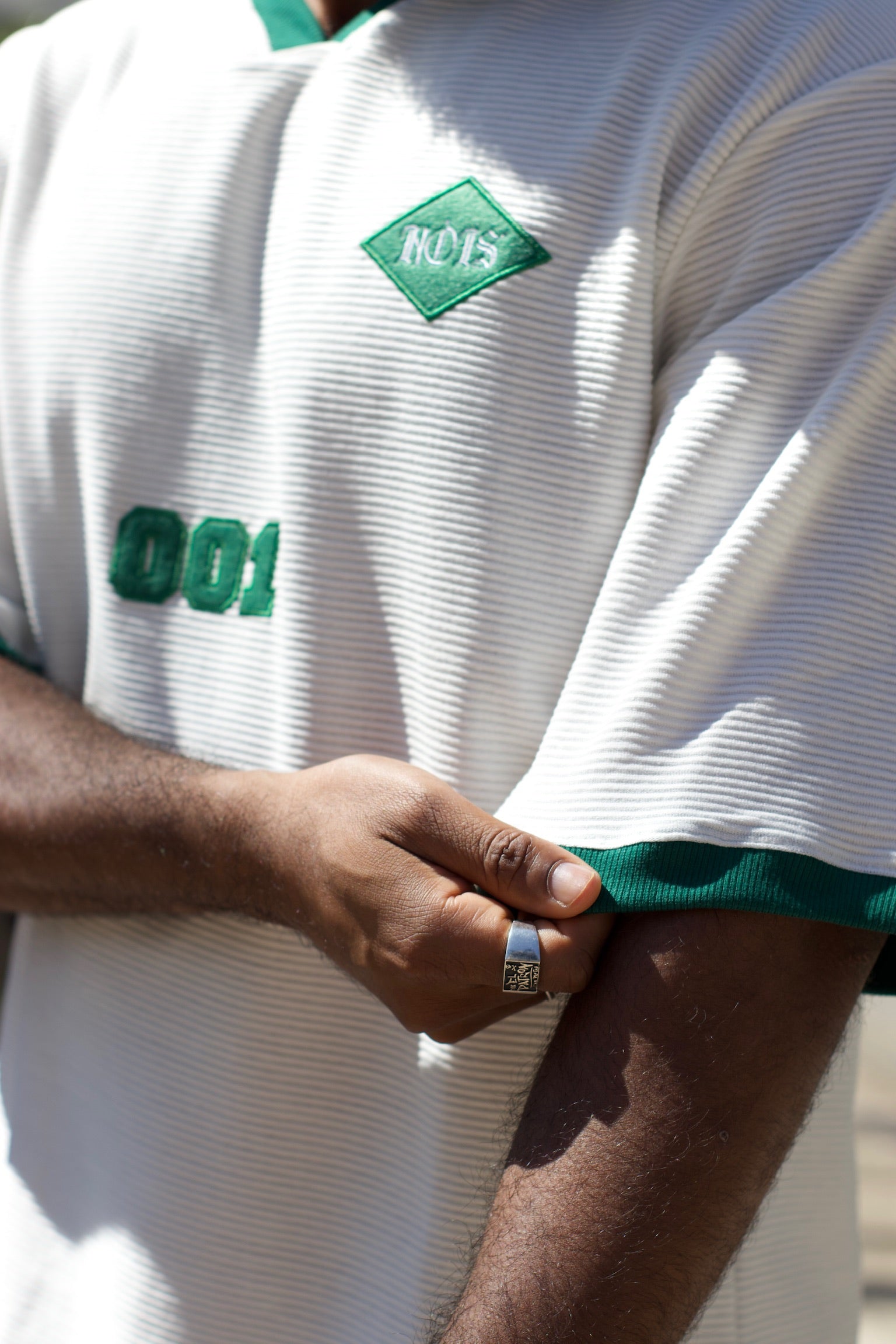 Camiseta Oversized Gola V - Capítulo Um