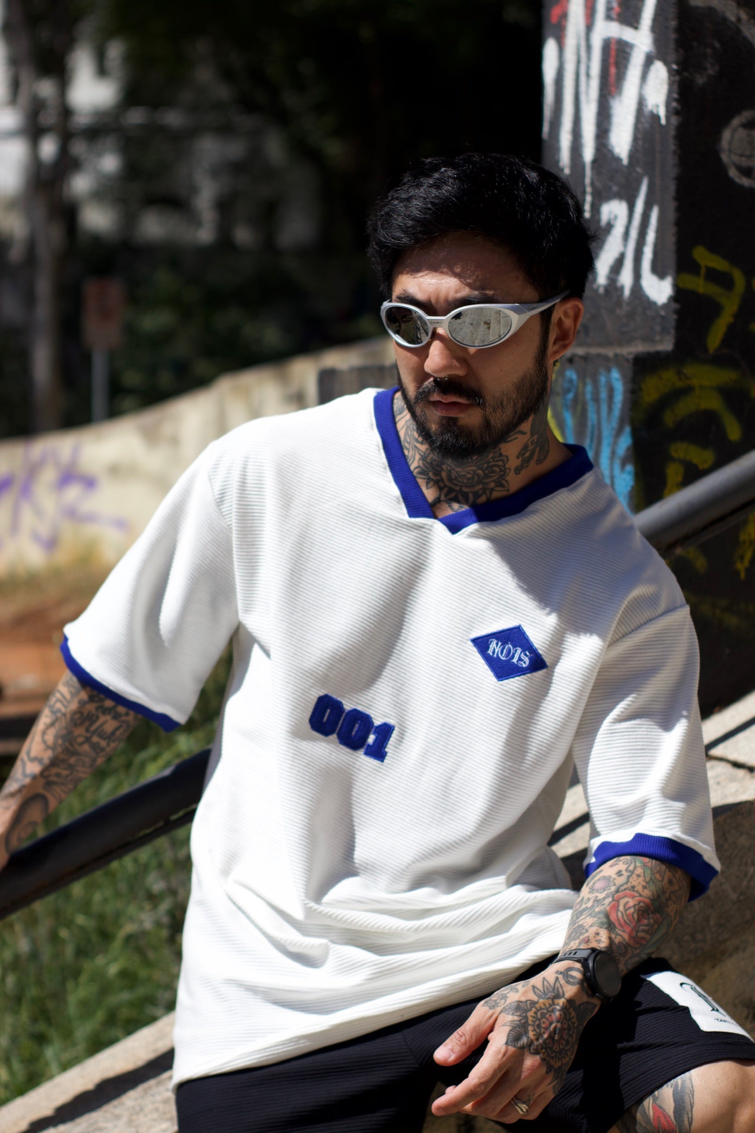 Camiseta Oversized Gola V - Capítulo Um