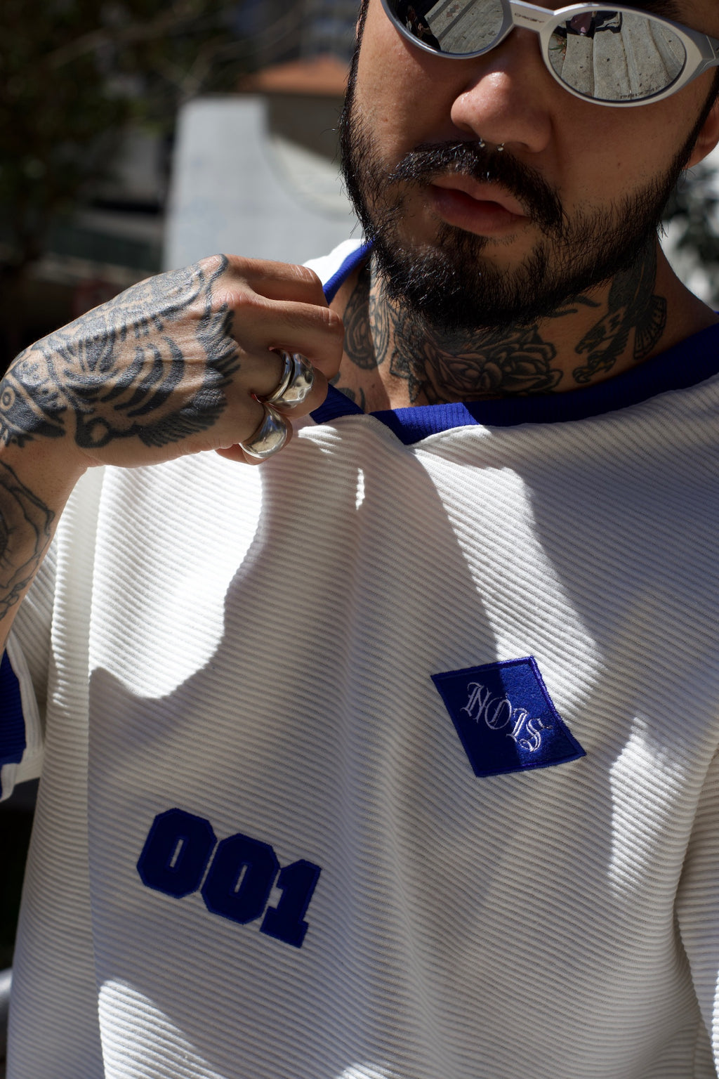 Camiseta Oversized Gola V - Capítulo Um