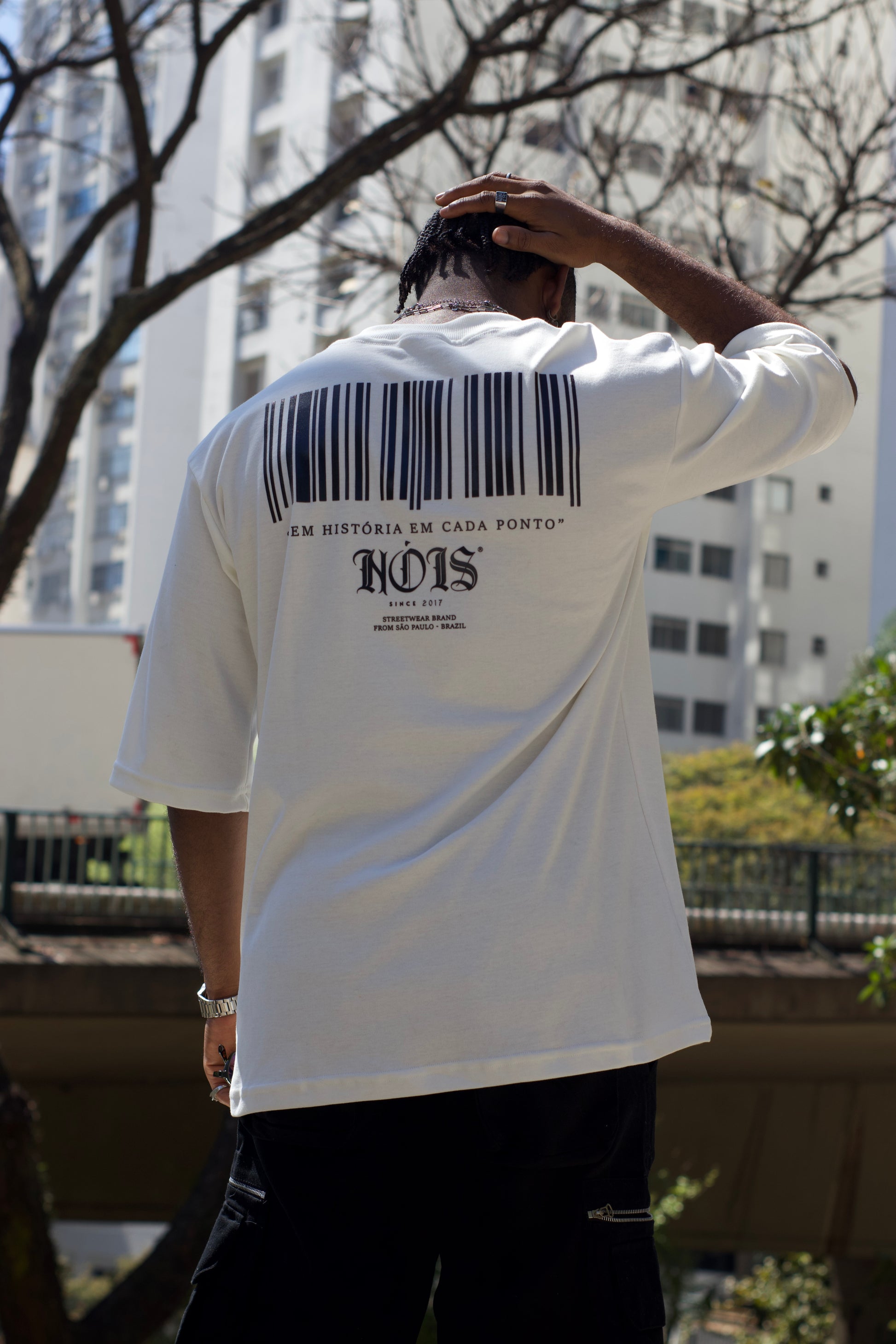 Camiseta Oversized - Entre Linhas